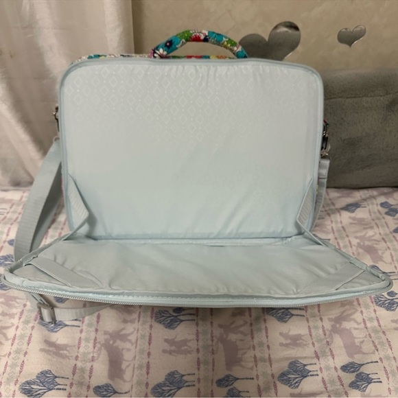 Vera Bradley~ Laptop Case 💐 - Picture 2 of 8